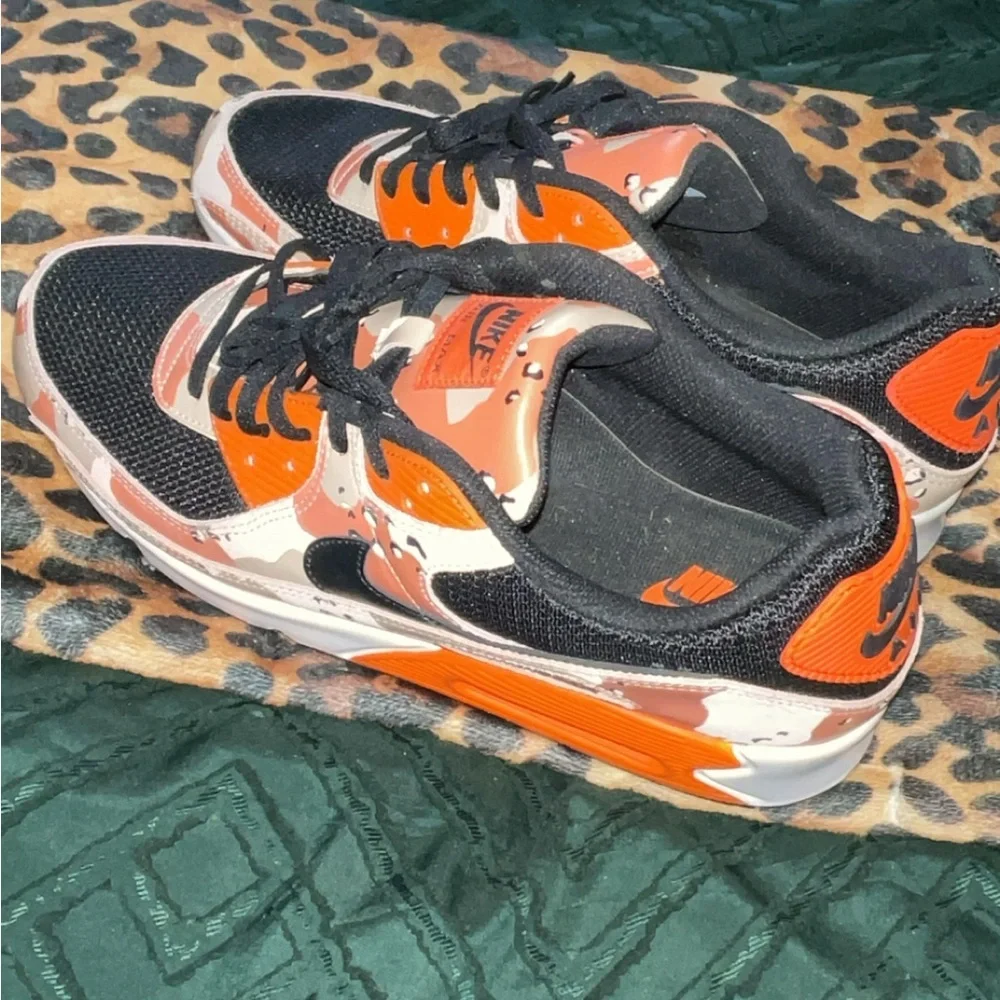 Nike Men’s Sneakers - Orange, Black, and Tan - Picture 4 of 8